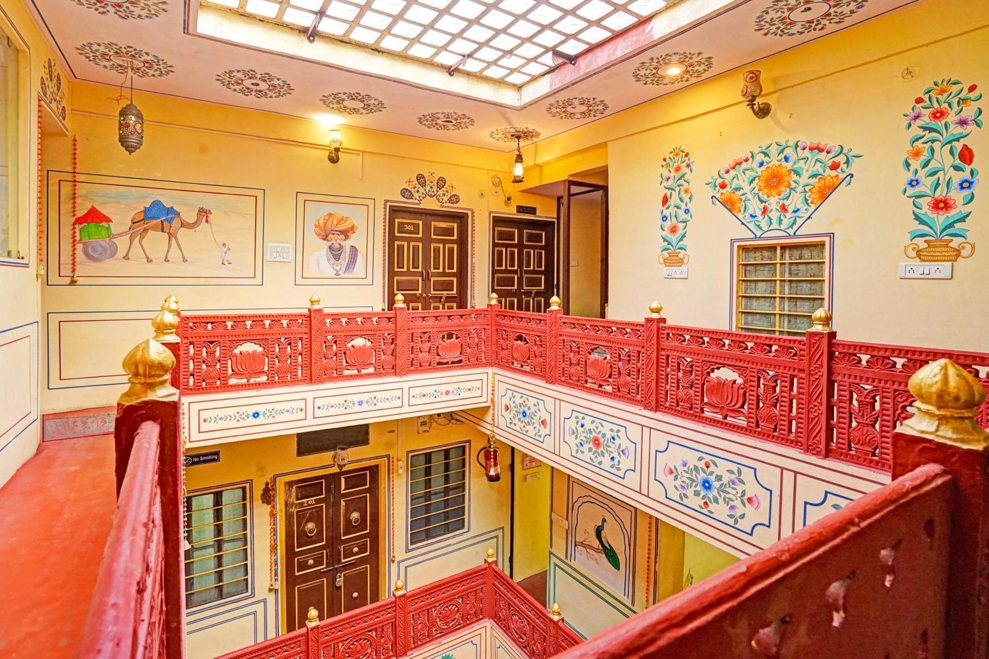 Super Collection O Ramganj Near Hawa Mahal Hotel Джайпур Екстериор снимка