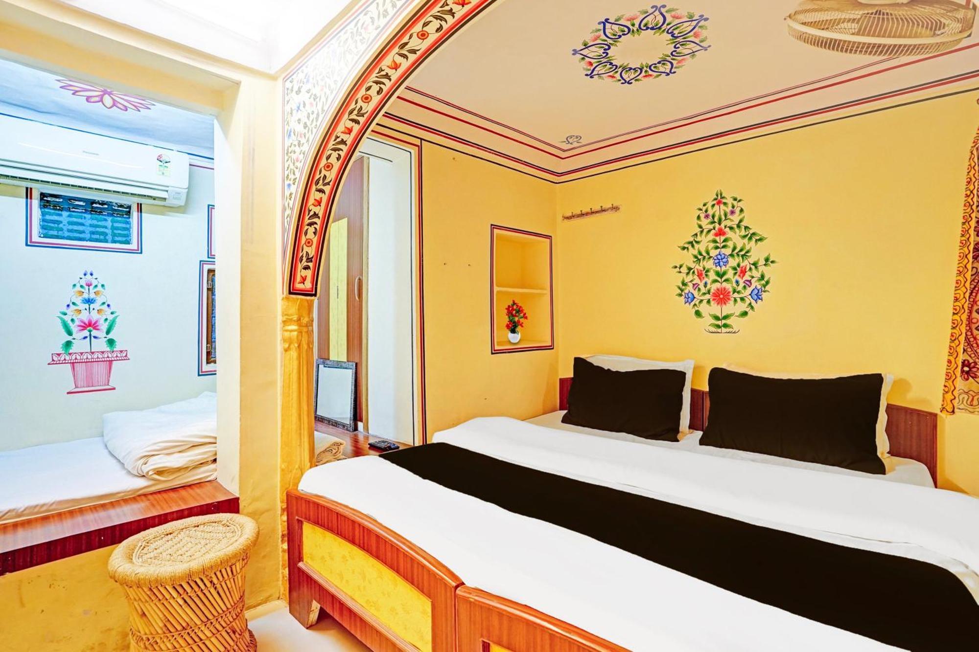Super Collection O Ramganj Near Hawa Mahal Hotel Джайпур Екстериор снимка