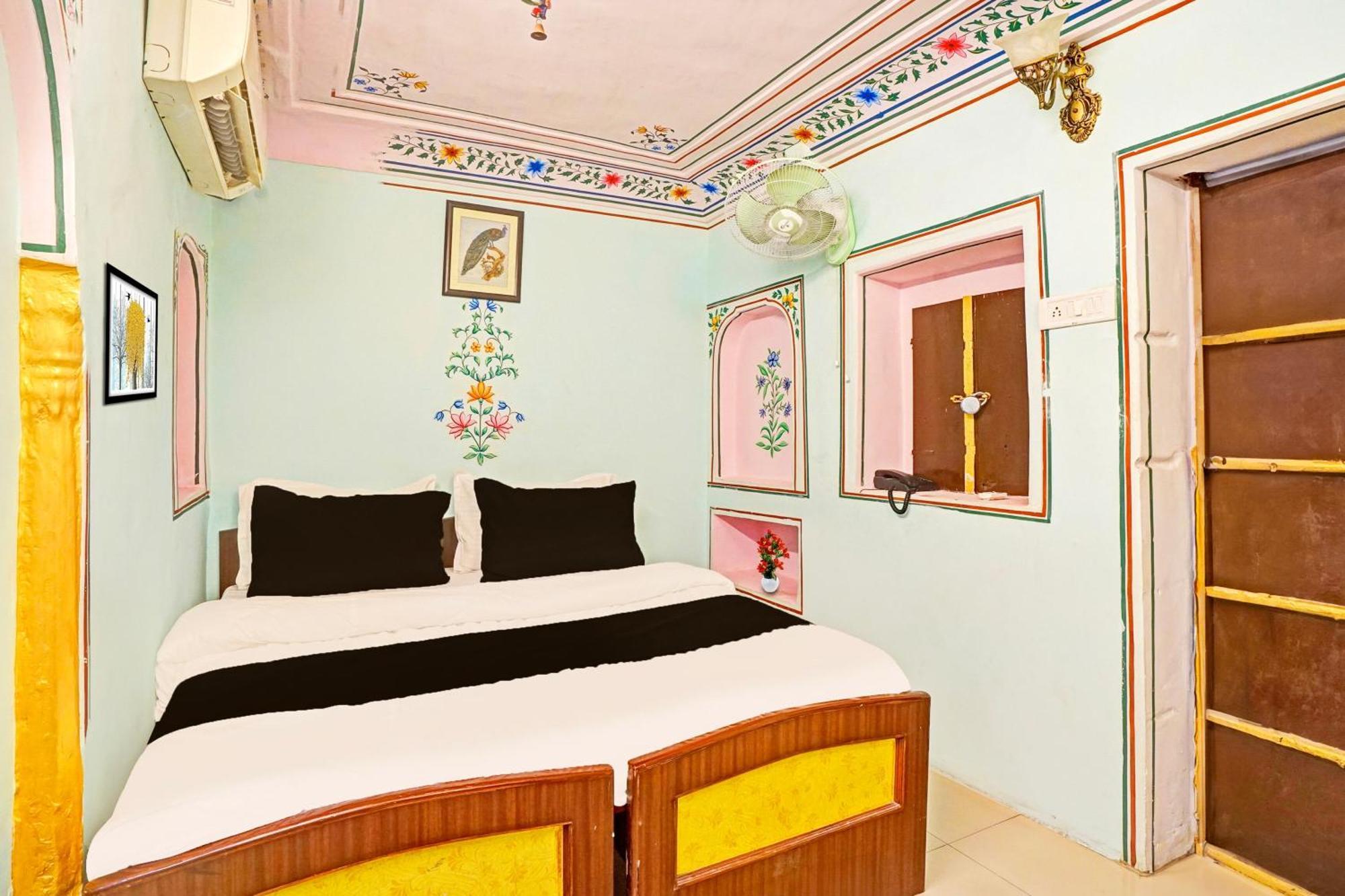 Super Collection O Ramganj Near Hawa Mahal Hotel Джайпур Екстериор снимка