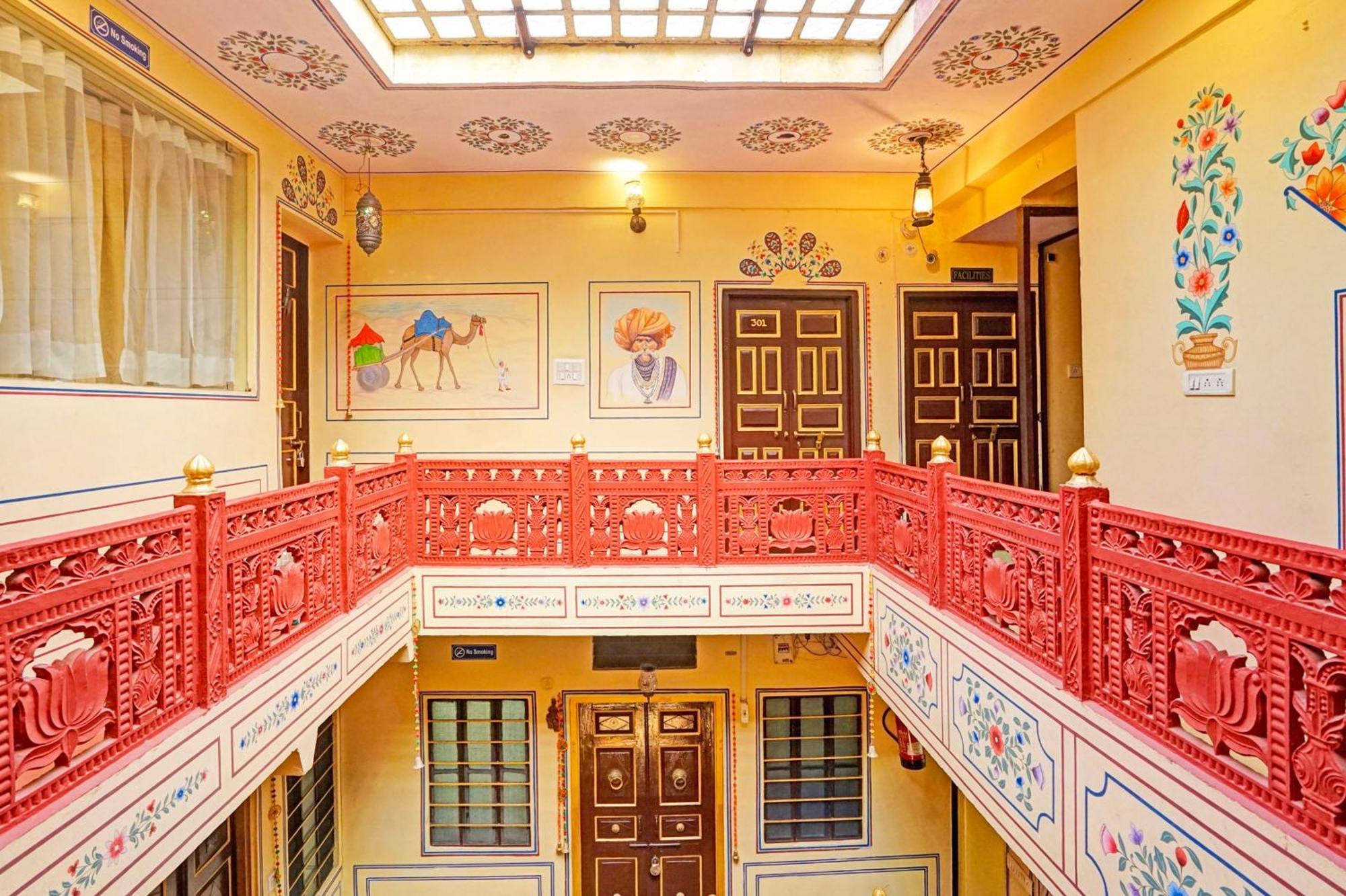 Super Collection O Ramganj Near Hawa Mahal Hotel Джайпур Екстериор снимка