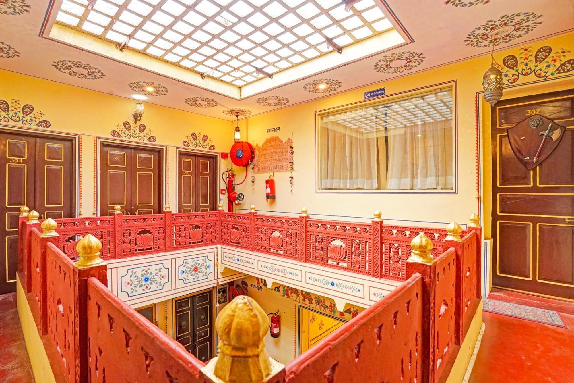 Super Collection O Ramganj Near Hawa Mahal Hotel Джайпур Екстериор снимка