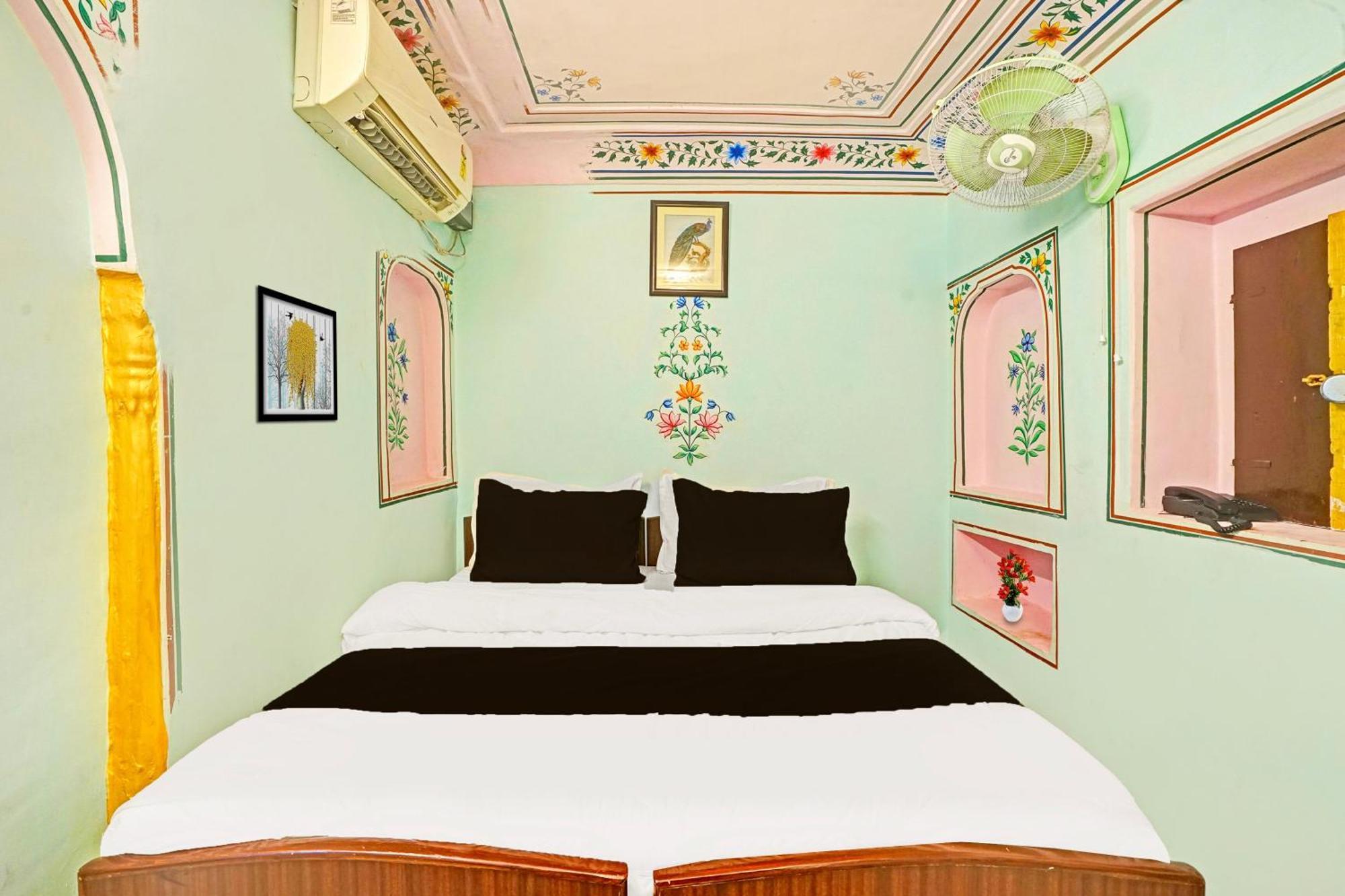 Super Collection O Ramganj Near Hawa Mahal Hotel Джайпур Екстериор снимка