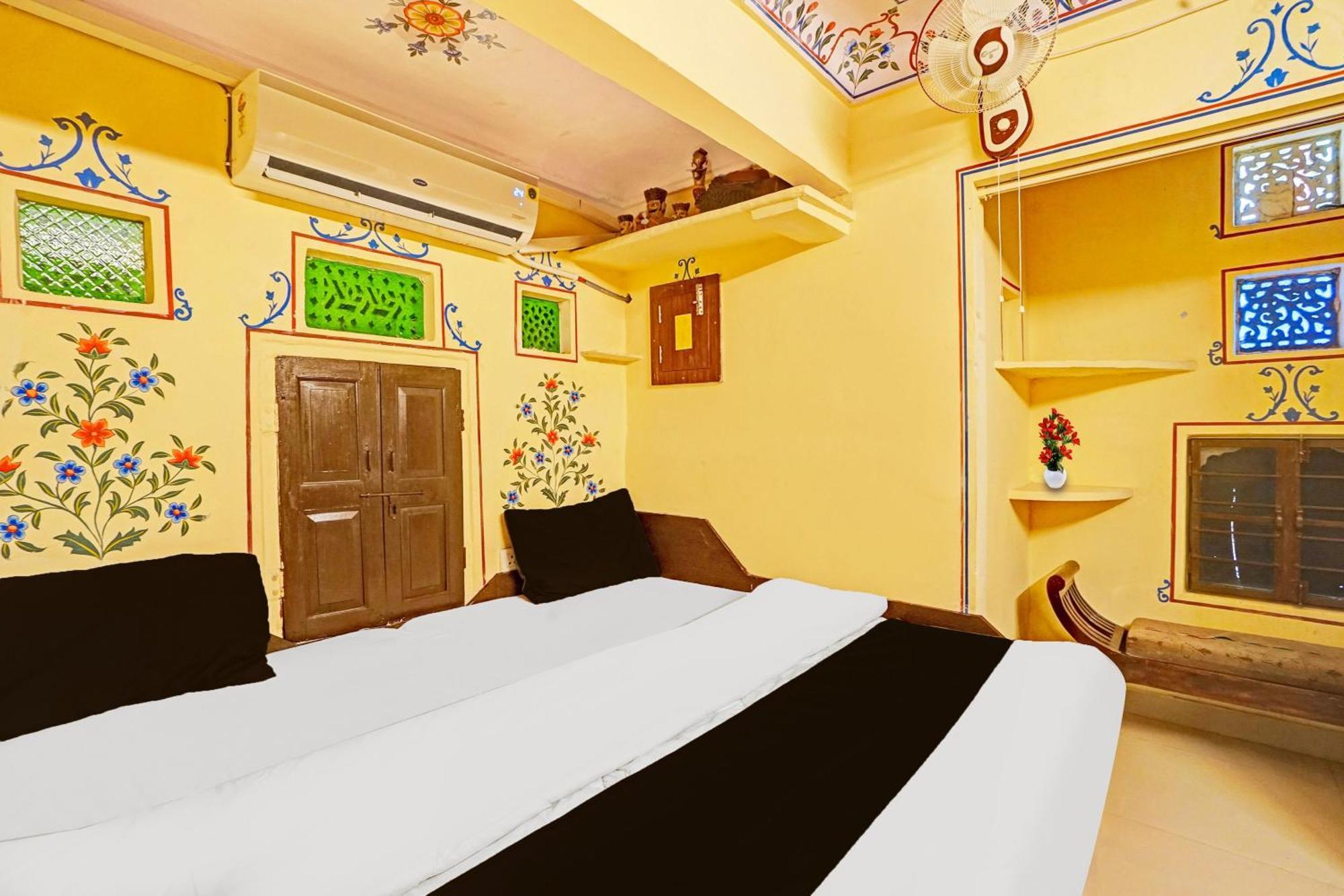 Super Collection O Ramganj Near Hawa Mahal Hotel Джайпур Екстериор снимка