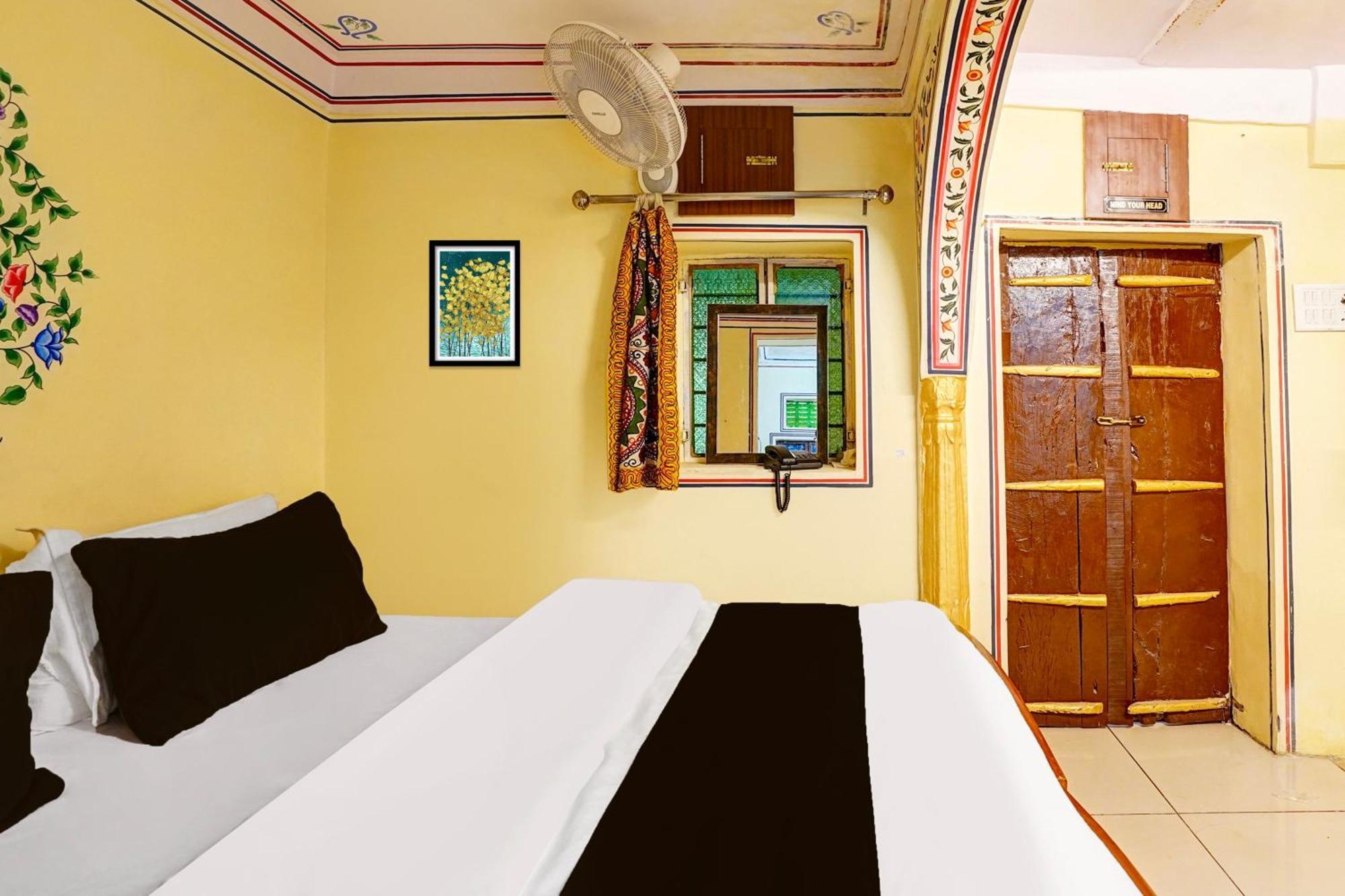 Super Collection O Ramganj Near Hawa Mahal Hotel Джайпур Екстериор снимка